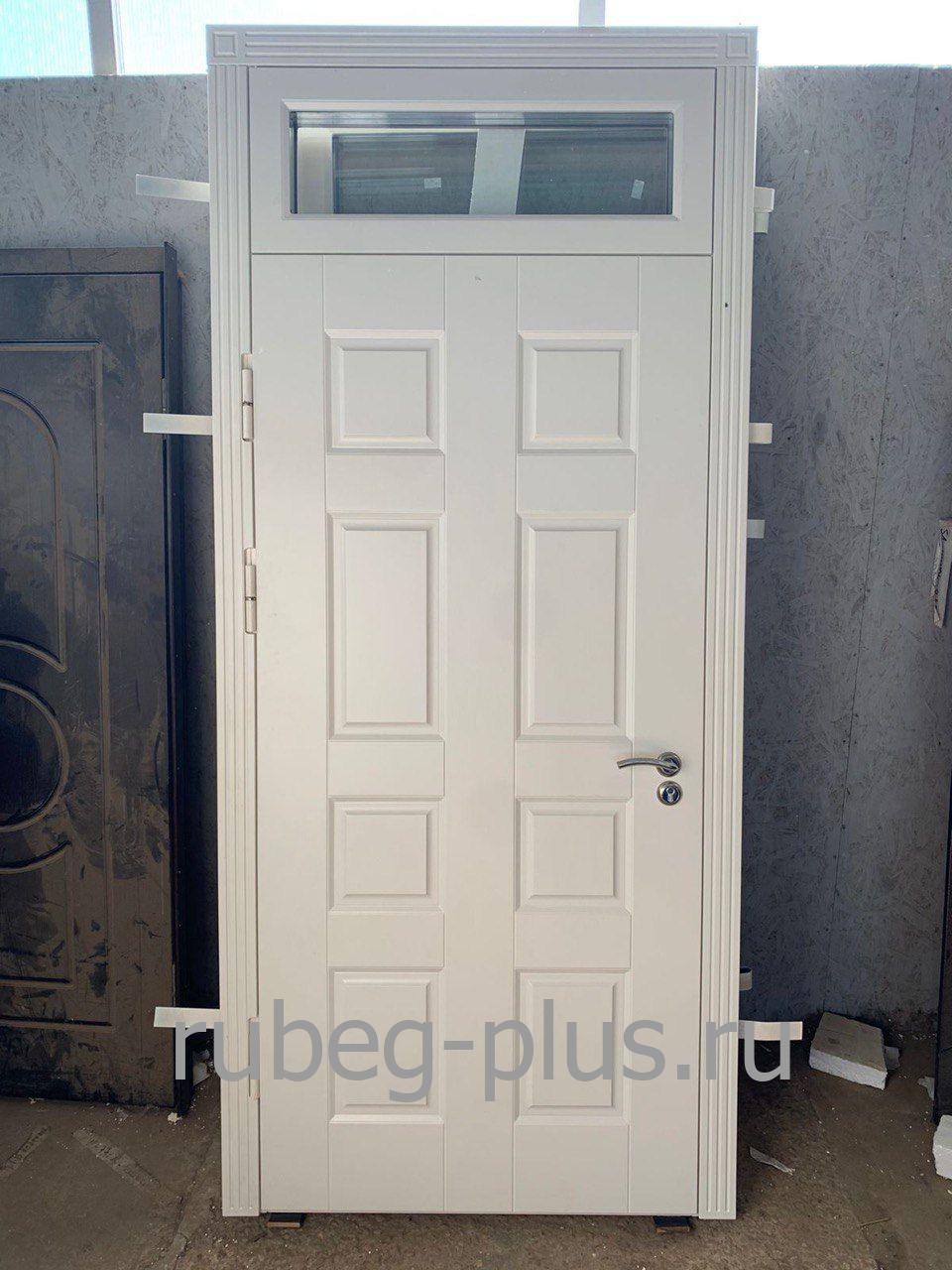 Металлическая дверь с отделкой МДФ и верхней остекленной фрамугой