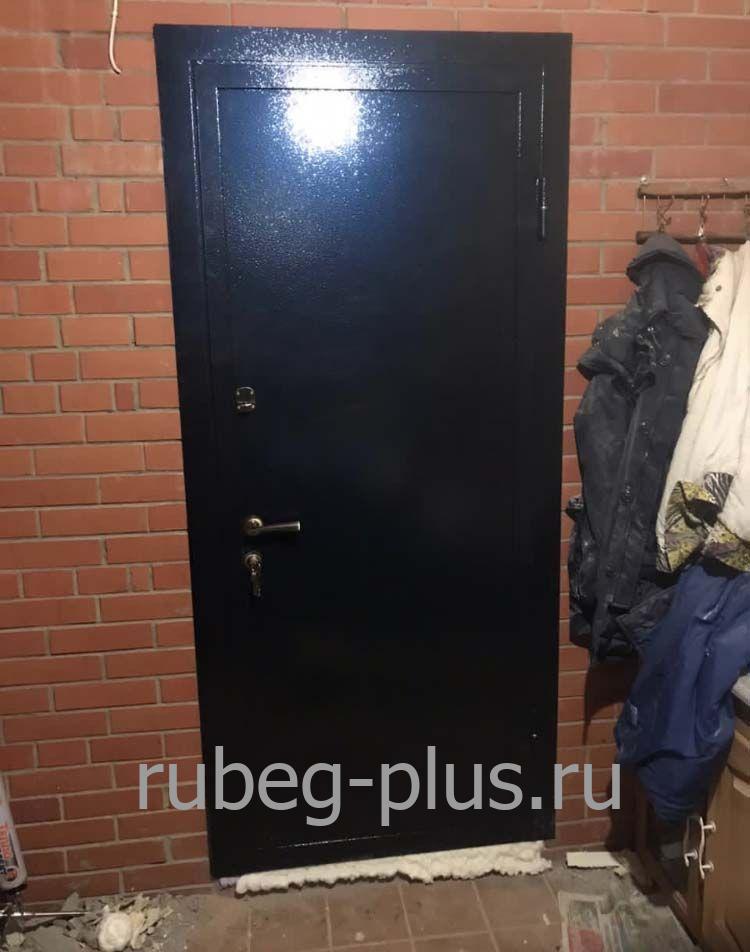 Входная дверь в частный дом Московской области