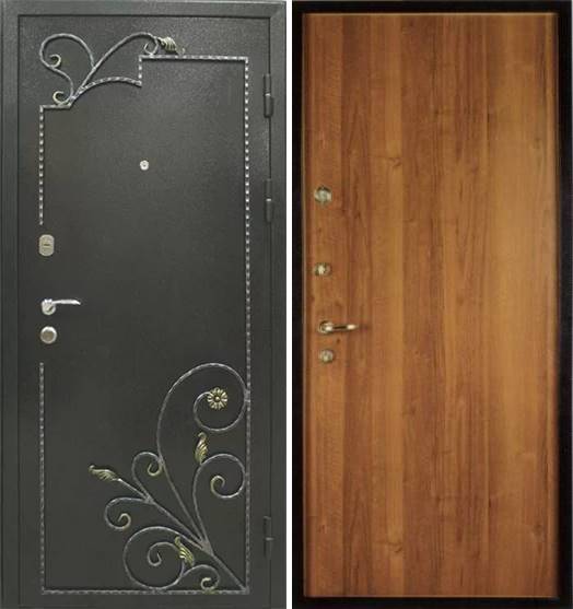 Дверь с ковкой (Арт. DK52)