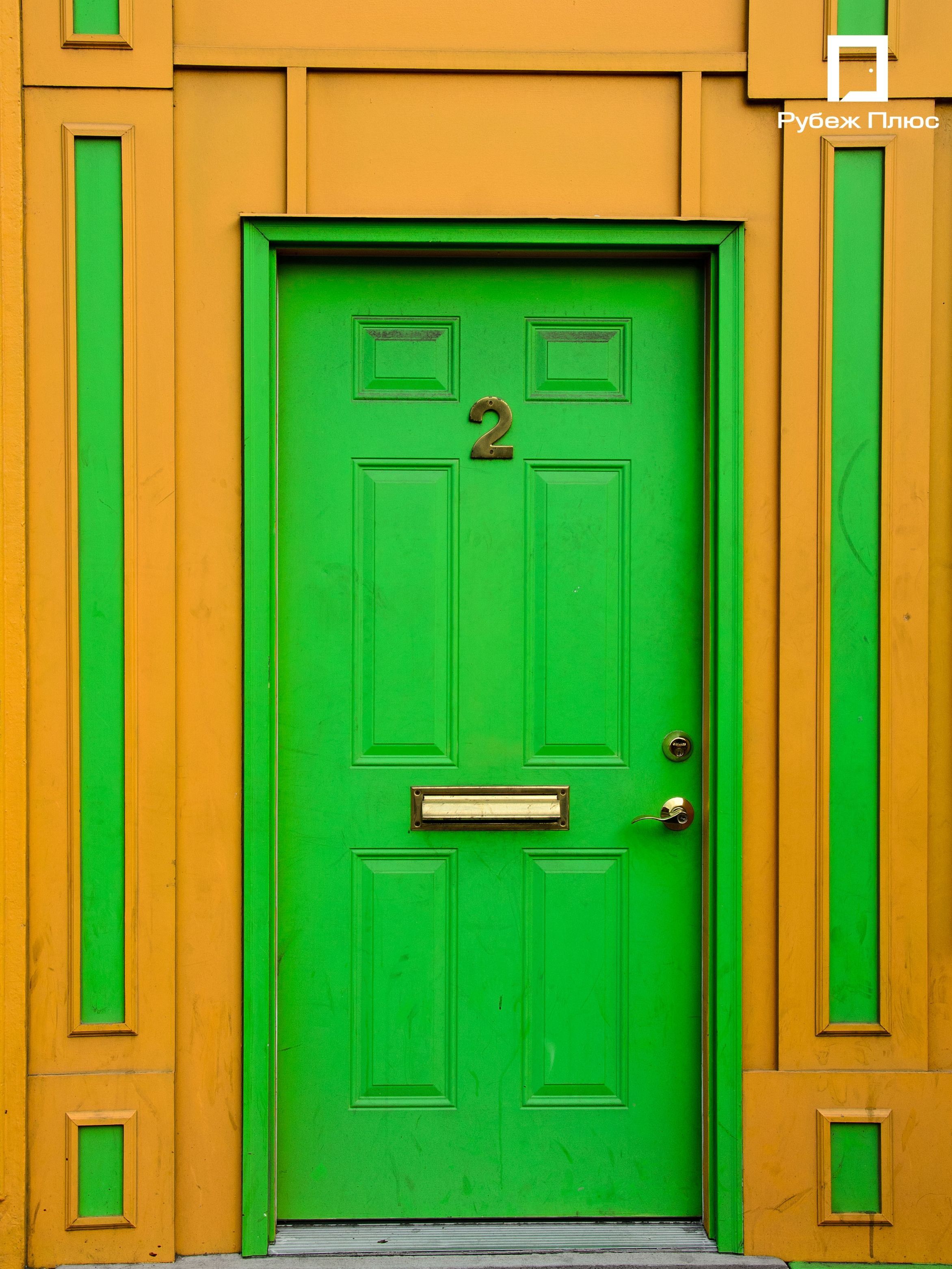 Зеленые металлические двери: стиль, безопасность и экологичность